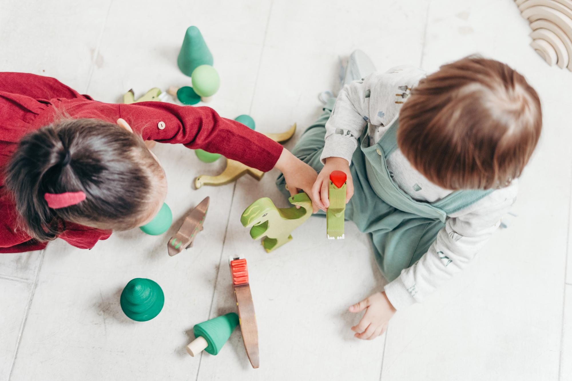 Enfants qui jouent 